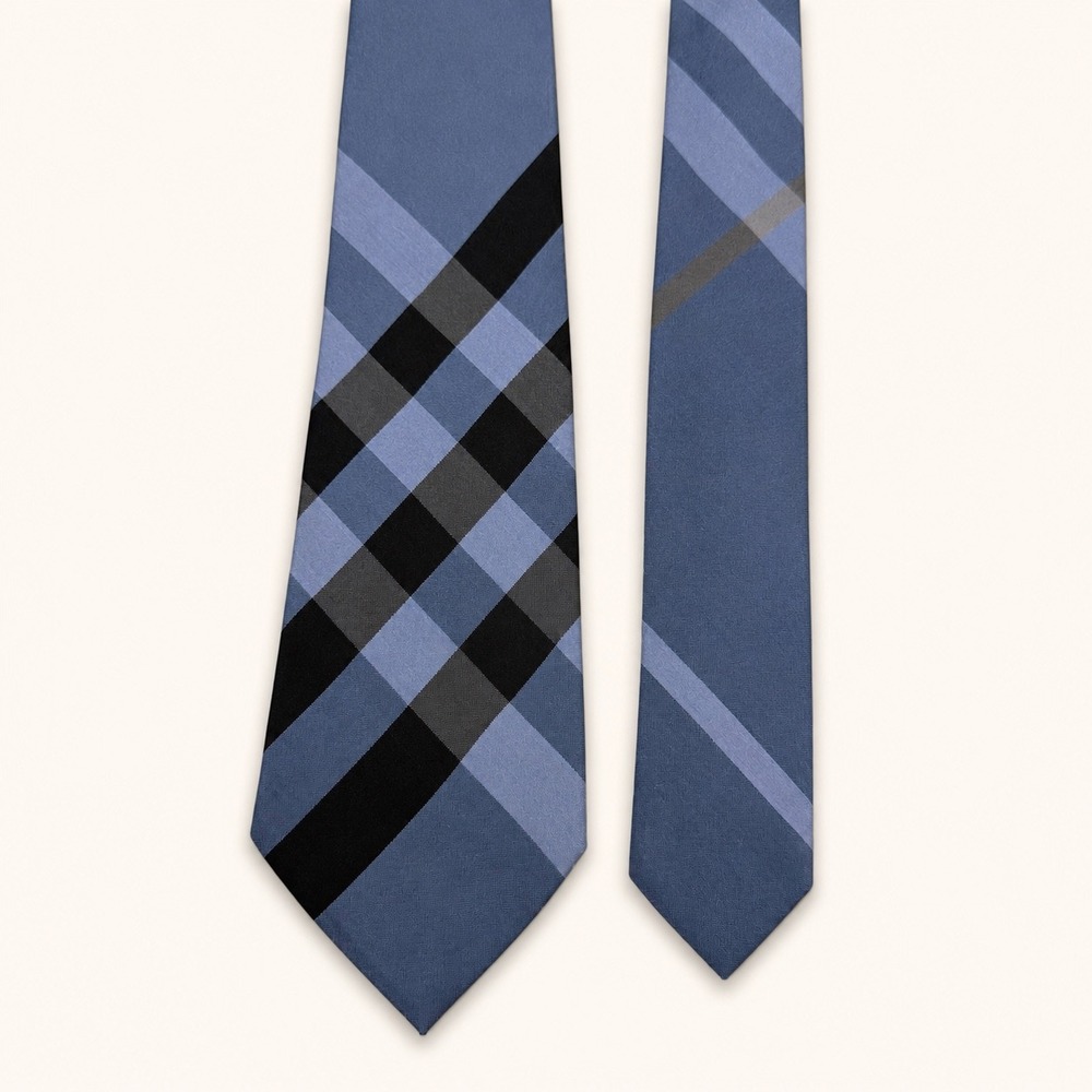 Burberry London Blue Nova Check 100% Silk Necktie Italy Old Money Heritage Work